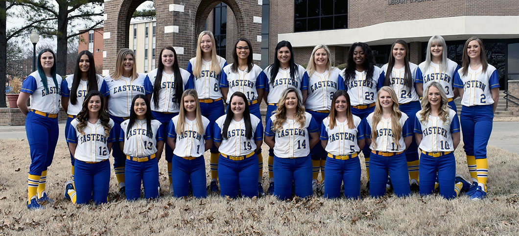 2019 Softball Team Photo